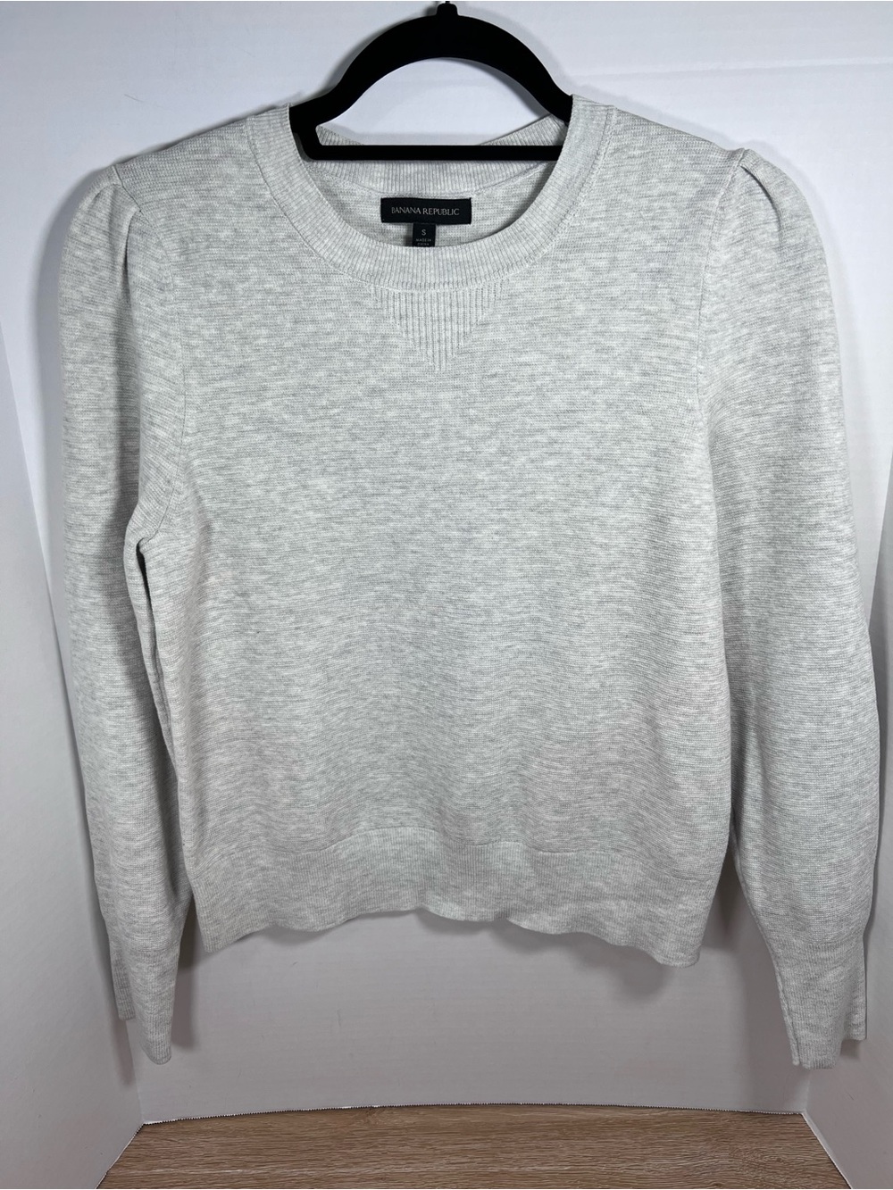 Banana Republic Light Gray Puff-Sleeve Crewneck Sweater WS